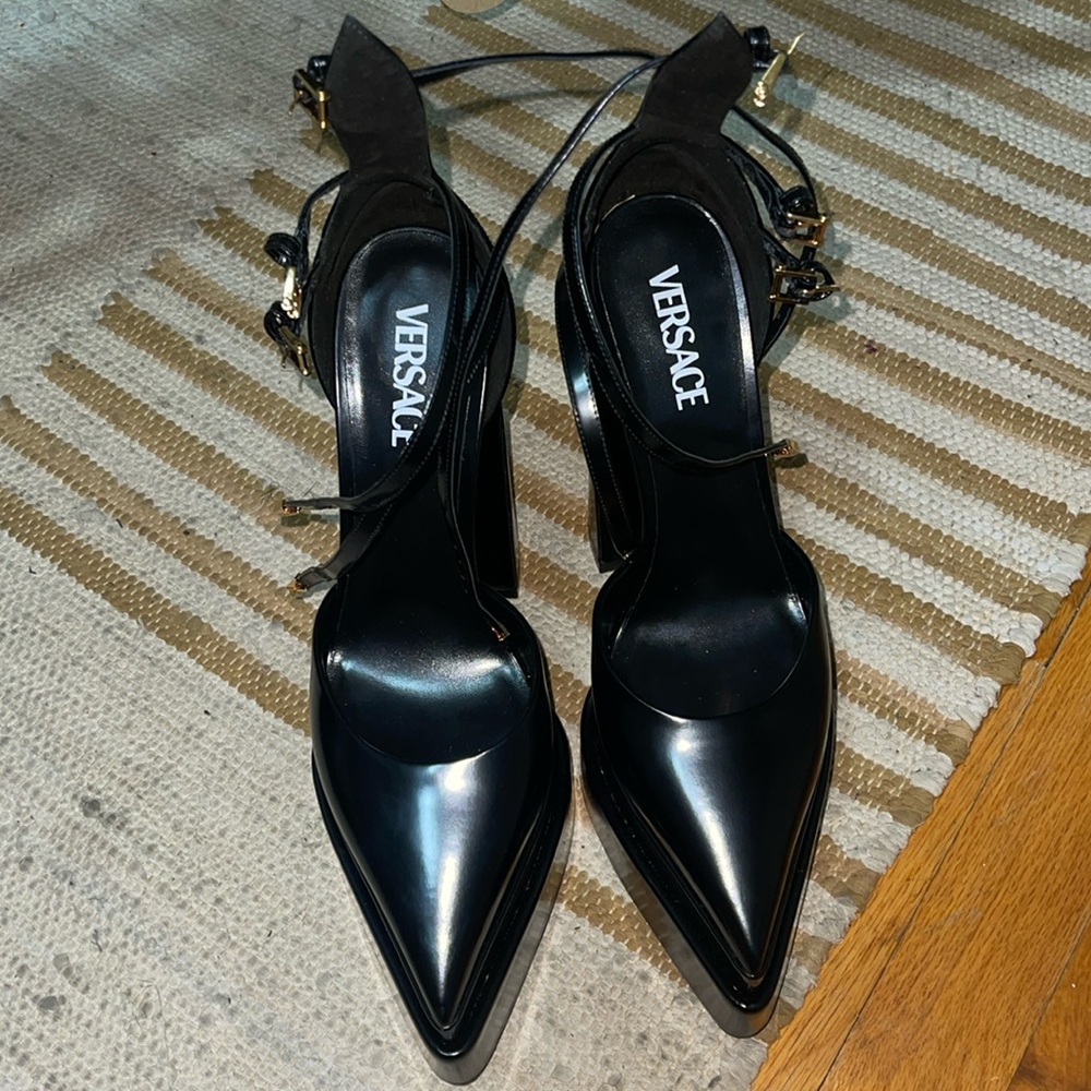 Versace leather platform shoes in a size 41/US 10